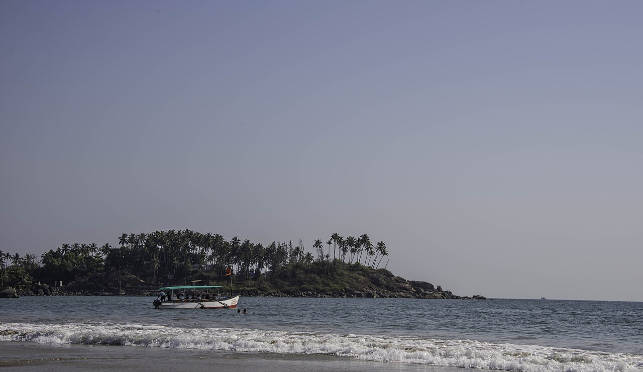 Goa Luxury Beachside & Private Yacht Getaway